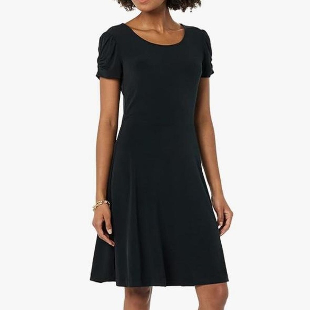 Amazon Essentials Women's Gathered Short Sleeve Crew Neck A-line Dress
